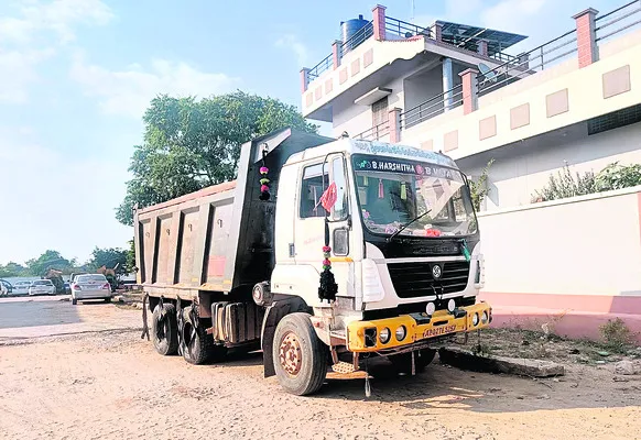 ఇసుక సిండికేట్‌లో ఆధిపత్య పోరు