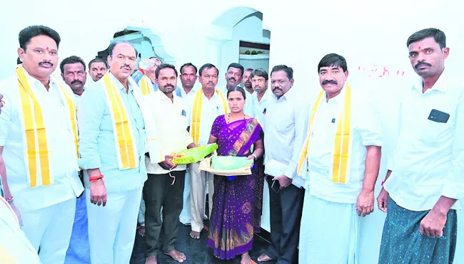 పేదల సొంతింటి కల సాకారం 