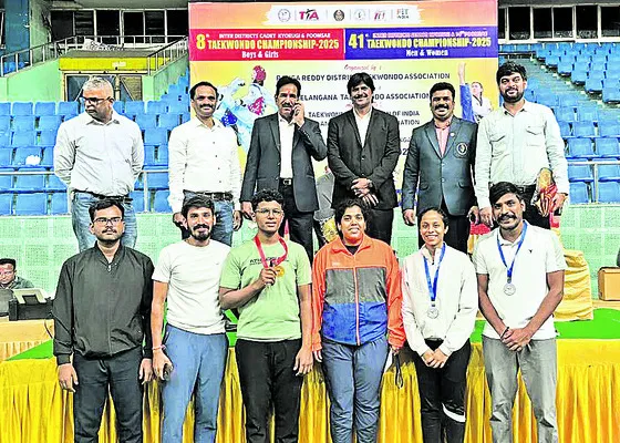 రాష్ట్రస్థాయి తైక్వాండో పోటీల్లో పతకాలు
