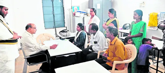 కలుషిత ఆహారంతో పదిమంది చిన్నారులకు అస్వస్థత