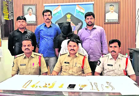 అంతర్‌ రాష్ట్ర దొంగ అరెస్ట్‌ 