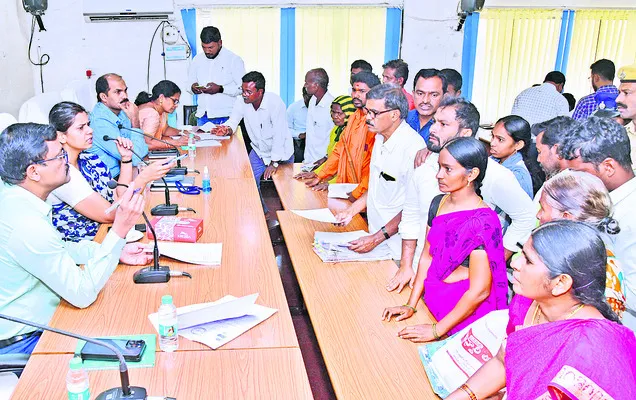 ప్రజావాణి ఫిర్యాదులను పరిష్కరించాలి