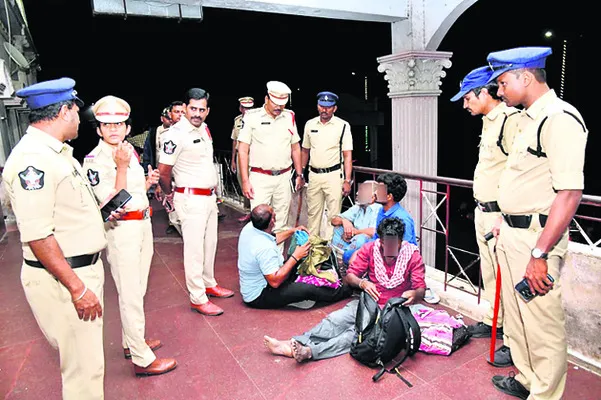 జిల్లాలో హైఅలర్ట్‌ 