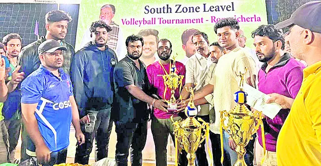 వాలీబాల్‌ విన్నర్‌ హైదరాబాద్‌ 