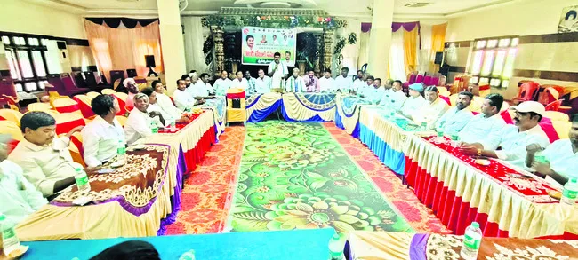 మెడికల్‌ కళాశాలల ప్రైవేటీకరణ ఆపాలి 