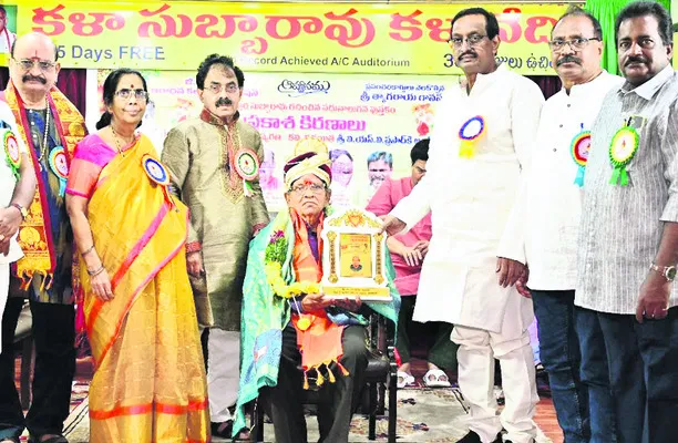 కవి ప్రసాద్‌కు అరుదైన గౌరవం 