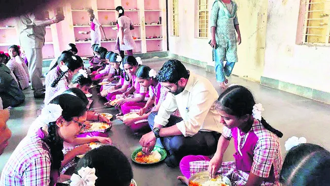 ఆడపిల్లల చదువుతోనే కుటుంబం అభివృద్ధి