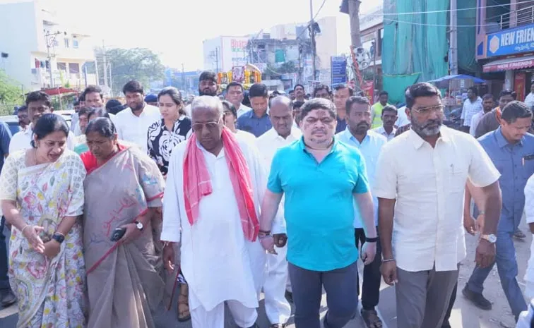 Telangana CM Revanth Reddy At Writer Andesri Last Rites with state honours Updates