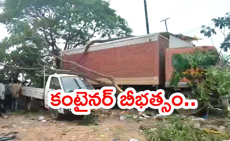Lorry Container Run Over Into Traders In Nellore District