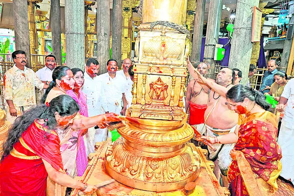 శాస్త్రోక్తంగా కోయిల్‌ ఆళ్వార్‌ తిరుమంజనం