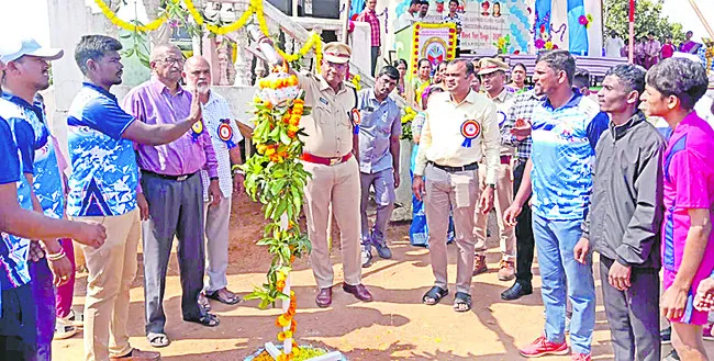 క్రీడల్లో గెలుపోటములు సహజం 