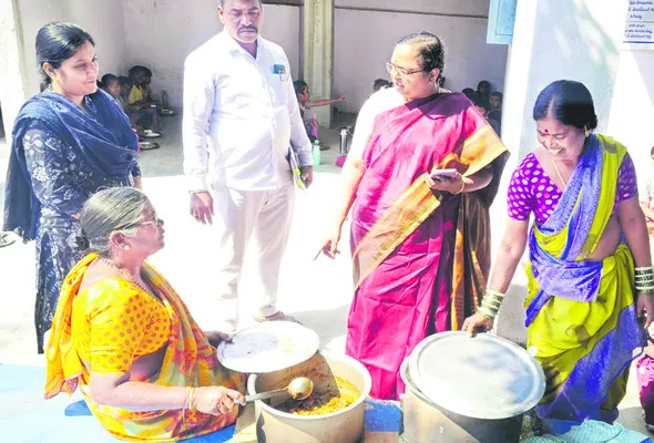 ఇదేం భోజనం..?