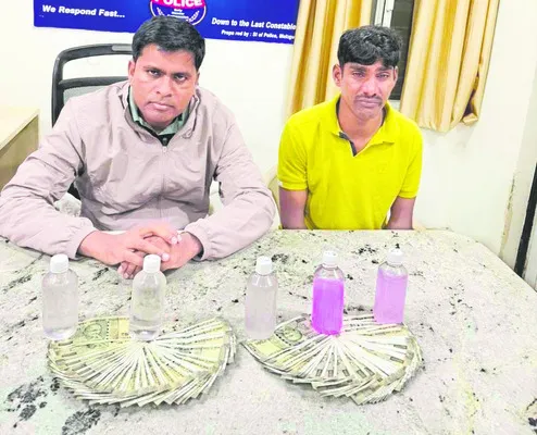 ఏసీబీకి చిక్కిన అవినీతి ఖాకీ