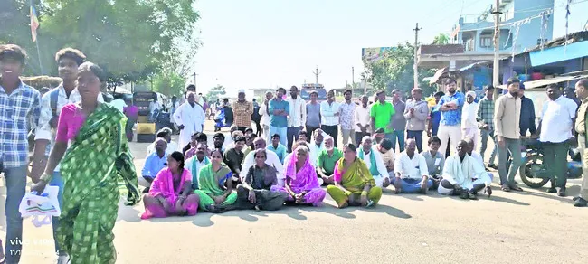 సోయా పంట మొత్తాన్ని  కొనుగోలు చేయాలి
