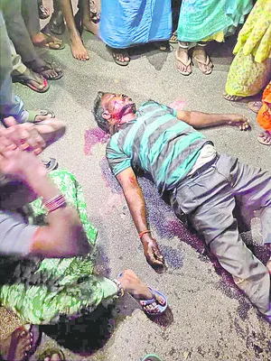 ట్రాక్టర్‌ కిందపడి డ్రైవర్‌ మృతి 