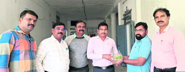 ‘మత్స్య పరిశ్రమను విద్యార్థులు వృత్తిగా స్వీకరించాలి’