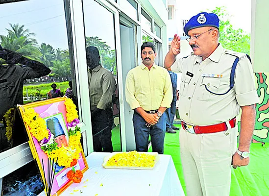 అబుల్‌ కలామ్‌ ఆజాద్‌కు ఘన నివాళి 