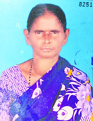 రోడ్డు ప్రమాదంలో తల్లి మృతి 
