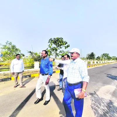 డీటీసీపీ లేఔట్‌ పరిశీలన 