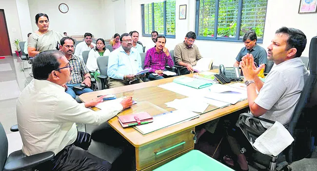 ఇసుక రవాణాను కట్టడి చేయండి 