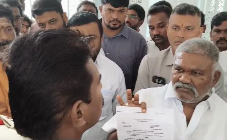 JC Ashmit Reddy And TDP Leaders Over Action At Tadipatri