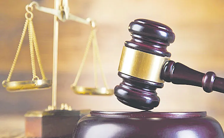 Order to counter bail petitions in liquor case