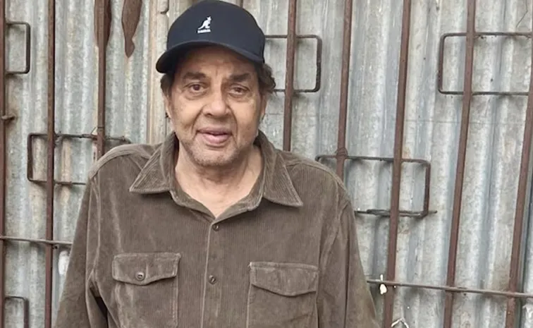 Veteran Actor Dharmendra Discharged From Hospital
