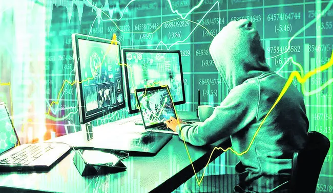 లాభాలంటూ నమ్మించి రూ.2 కోట్ల దోపిడీ