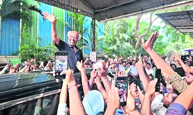 మళ్లీ బెంగళూరుకు రజనీ