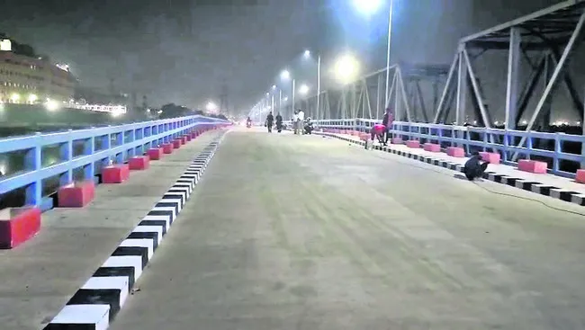 తెరుచుకున్న పటేల్‌ వంతెన