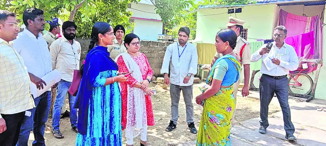 ప్రతి ఇంటినీ సర్వే చేయాలి