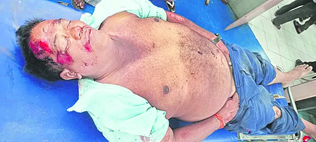 రోడ్డు ప్రమాదంలో బైక్‌ మెకానిక్‌ దుర్మరణం 