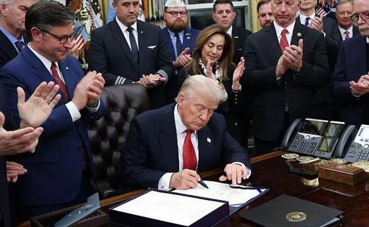 US House passes bill to end government shutdown9