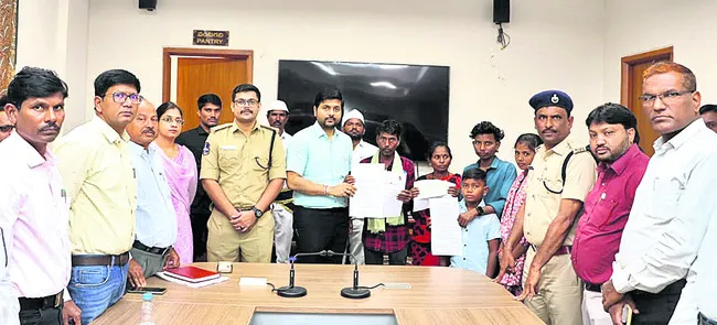 శ్రావణి కుటుంబానికి అండగా ఉంటాం