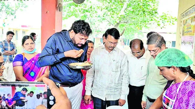 నాణ్యత లేని ఆహారం అందిస్తే చర్యలు 