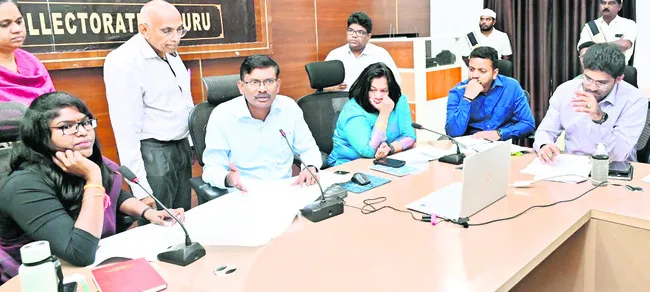 కొల్లేరు అభయారణ్యం హద్దులను గుర్తించాలి 