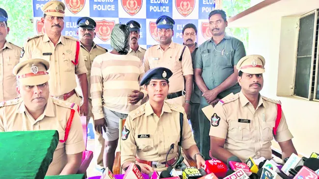 లక్కవరం దోపిడీ కేసులో మరో నిందితుడి అరెస్ట్‌ 