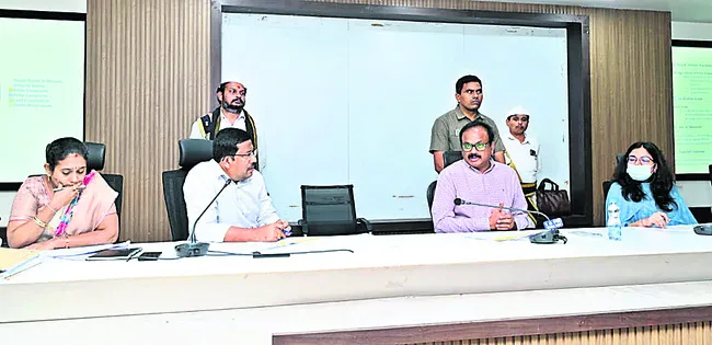 సర్వే నంబర్లన్నీ గోల్డెన్‌ రికార్డులుగా మార్చాలి 