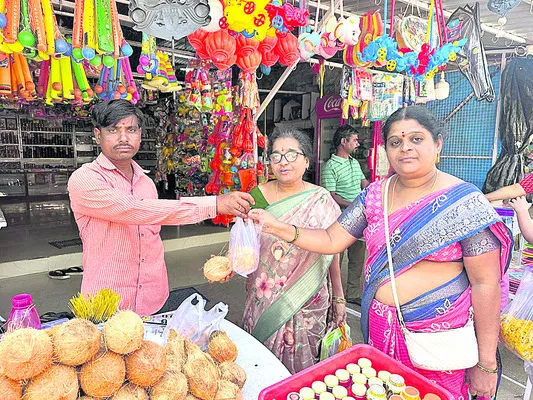 కొండెక్కిన కొబ్బరికాయ