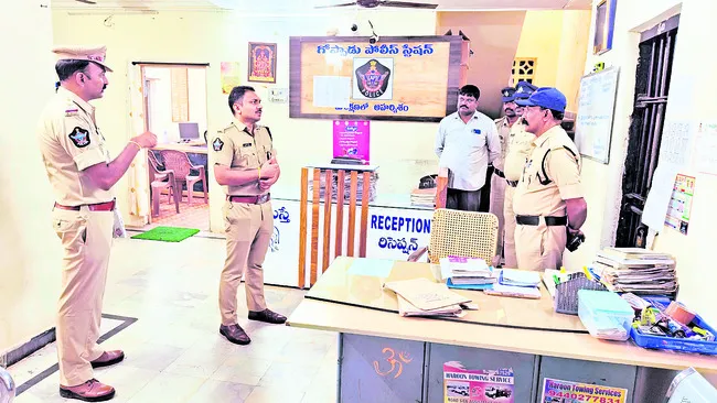 కేసులను సత్వరమే పరిష్కరించాలి