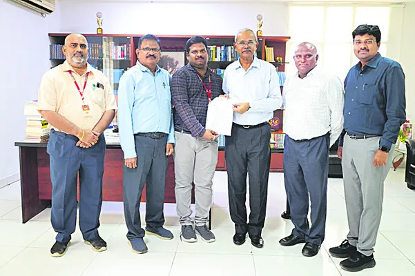 వీవీఐటీ విశ్వవిద్యాలయానికి ఇస్రో ప్రాజెక్ట్‌ నిధులు 