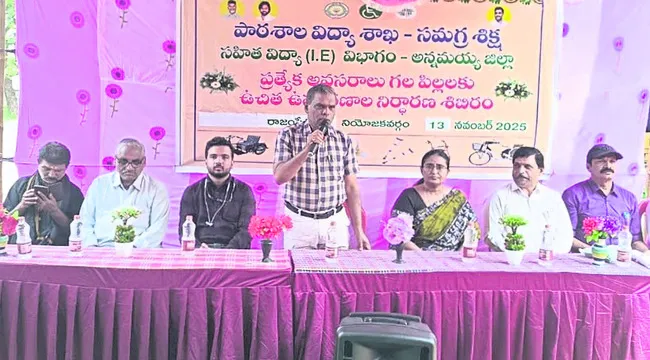 విభిన్న ప్రతిభావంతులను ప్రోత్సహించాలి 