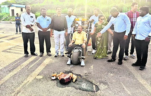 రుషికొండ బీచ్‌లో పారాగ్లైడింగ్‌ ప్రారంభం