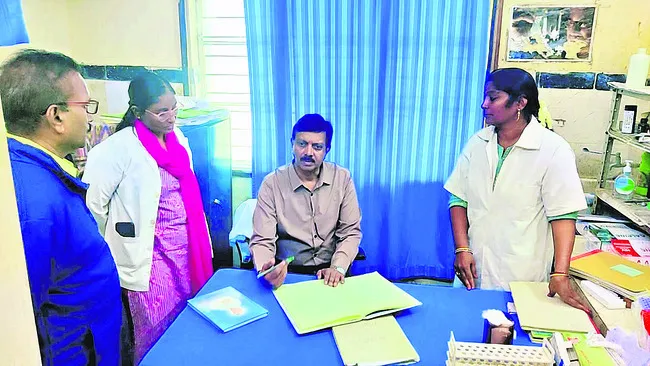 పీహెచ్‌సీల్లో ప్రసవాలపై ప్రత్యేక దృష్టి