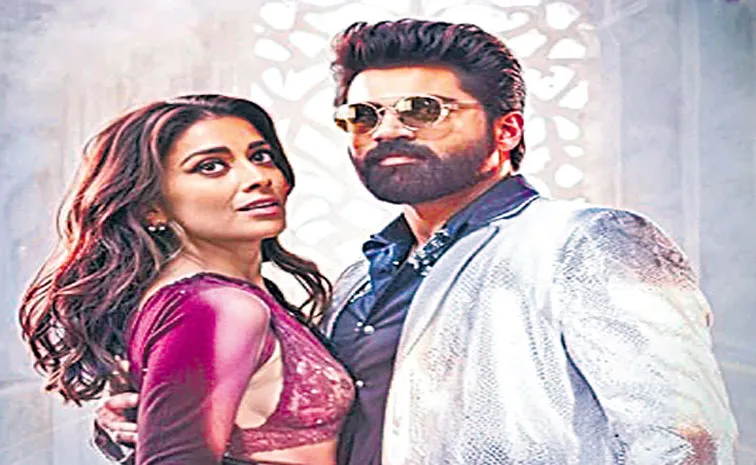 Shriya Saran is dazzling in Kanaga from Metro Shirish Non Violence