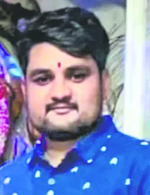 ఉరేసుకొని సాఫ్ట్‌వేర్‌ ఉద్యోగి ఆత్మహత్య 
