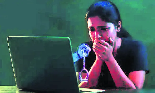 మహిళ నుంచి రూ.1.81 కోట్ల వసూలు 