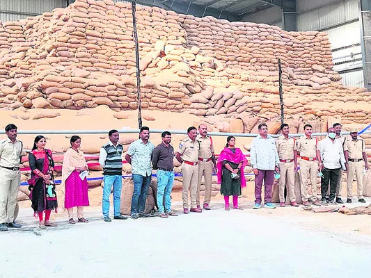 ధాన్యం అక్రమాల కేసులో విచారణ