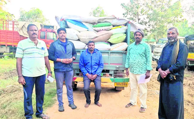 రేషన్‌ బియ్యం పట్టివేత 