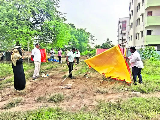 ప్రభుత్వ స్థలం ఆక్రమణకు యత్నం 